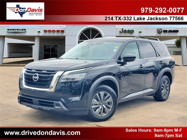 2024 Nissan Pathfinder SV